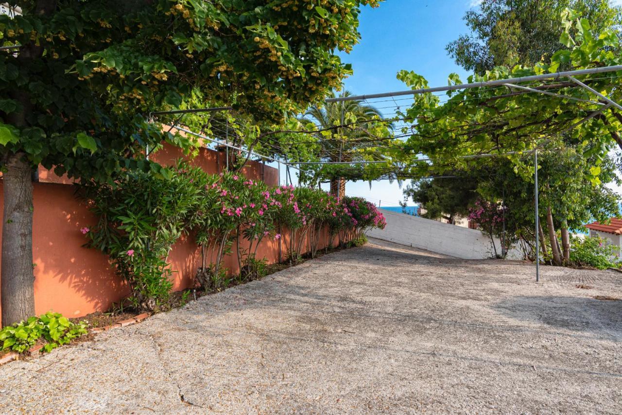 يميناريا Villa Gonates المظهر الخارجي الصورة